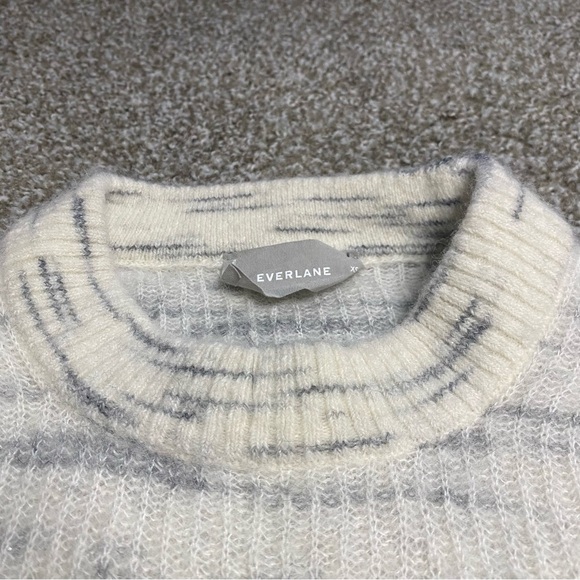 Everlane The Oversized Alpaca Crew - Picture 4 of 13
